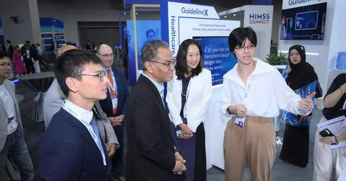 HIMSS APAC 2025: Malaysian Health Minister Visits GuidelineX Exhibition to Explore AI Clinical Decision Support System