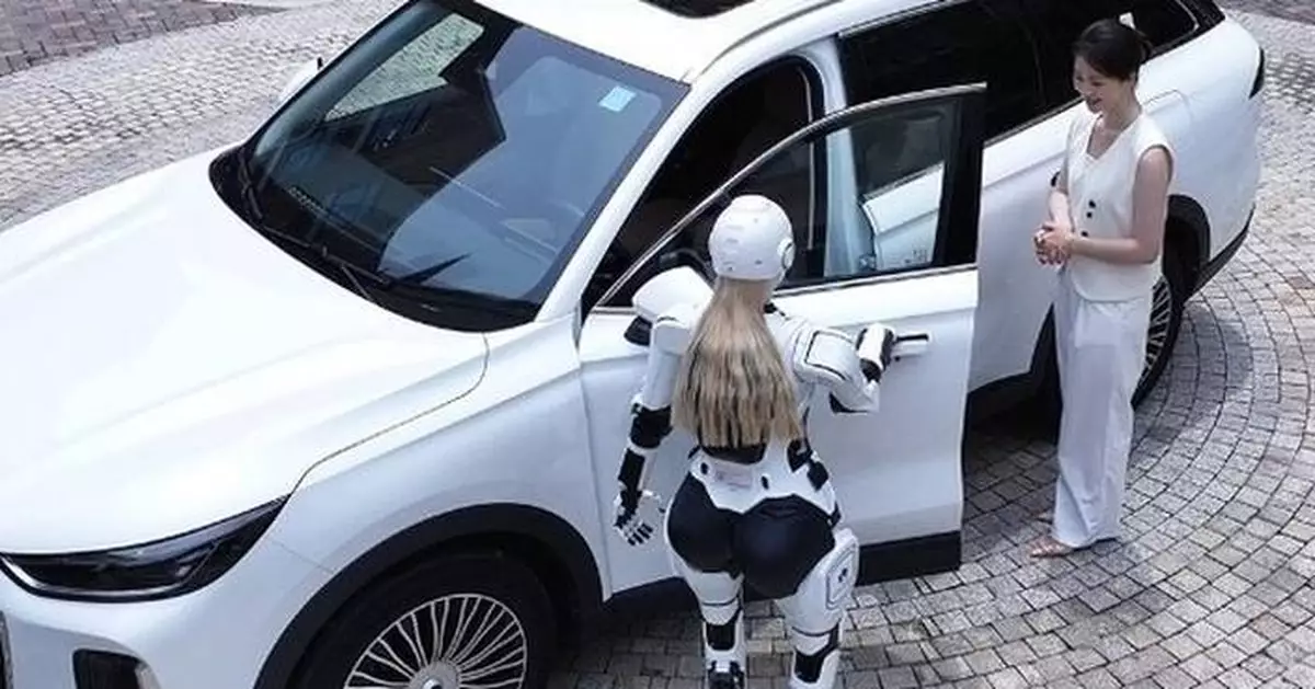 Groundbreaking: AiMOGA Robotics' Humanoid Robot Becomes World's First to Autonomously Open Car Doors