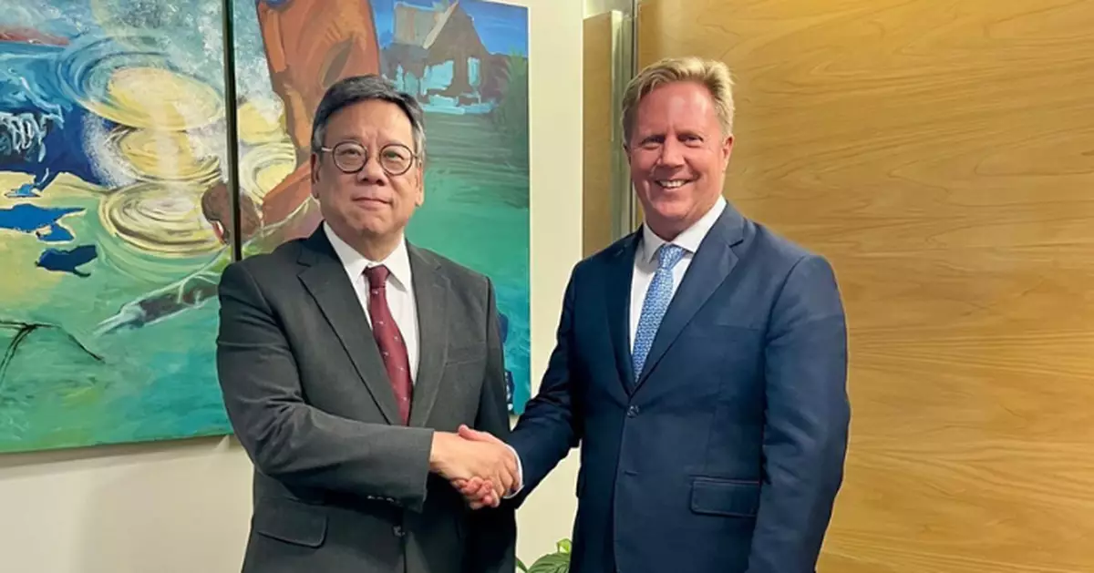 Hong Kong's Commerce Secretary Promotes Economic Ties During New Zealand Visit