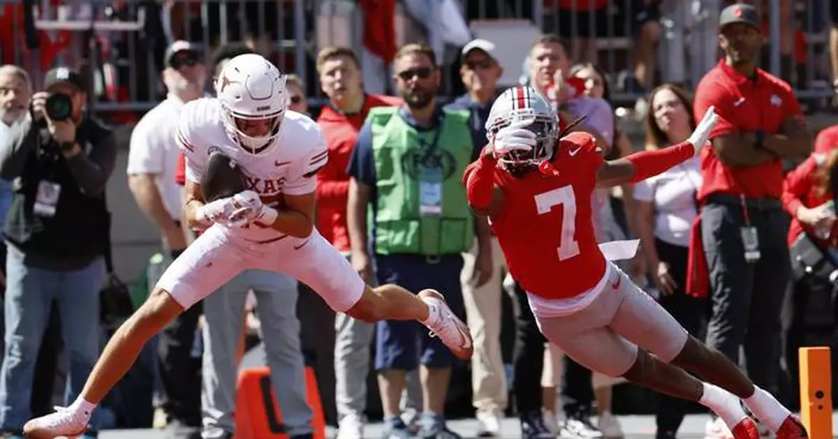 Sayin, defense propel No. 3 Ohio State past top-ranked Texas 14-7
