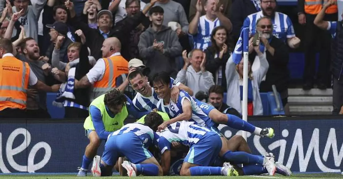 Szoboszlai stunner secures Liverpool win over Arsenal as Man City collapses to another loss