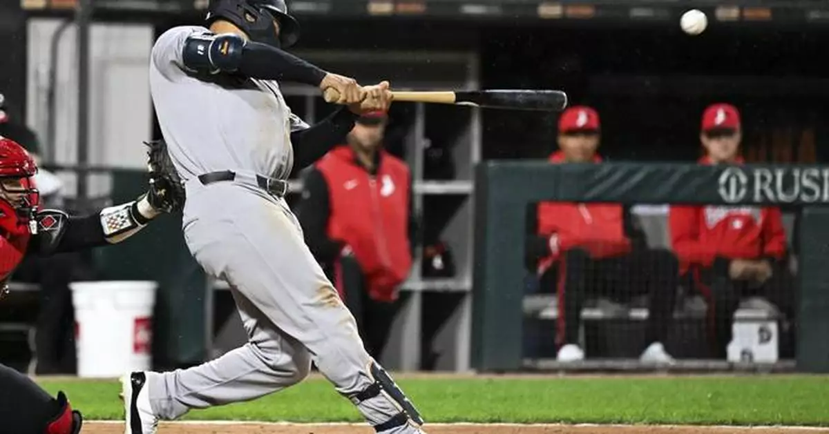 Grisham helps the Yankees beat the White Sox 10-2 for their season-high 6th consecutive win