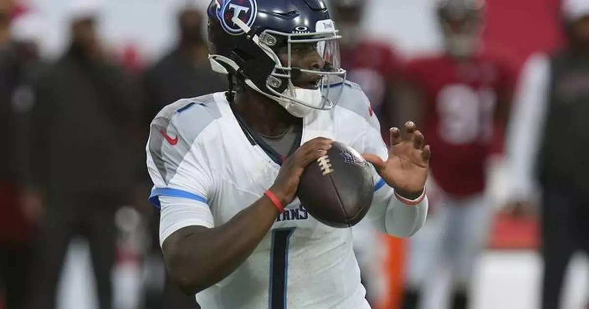 Ward solid in NFL preseason debut, leading one scoring drive in Titans' 29-7 loss to Buccaneers