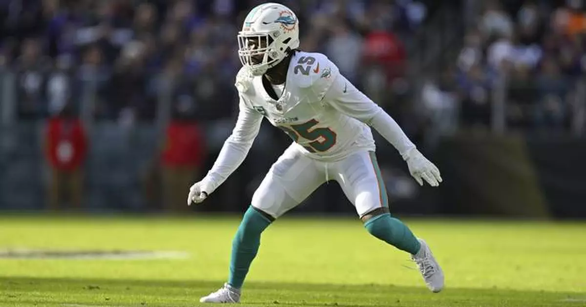 Four-time Pro Bowl cornerback Xavien Howard signs with the Colts