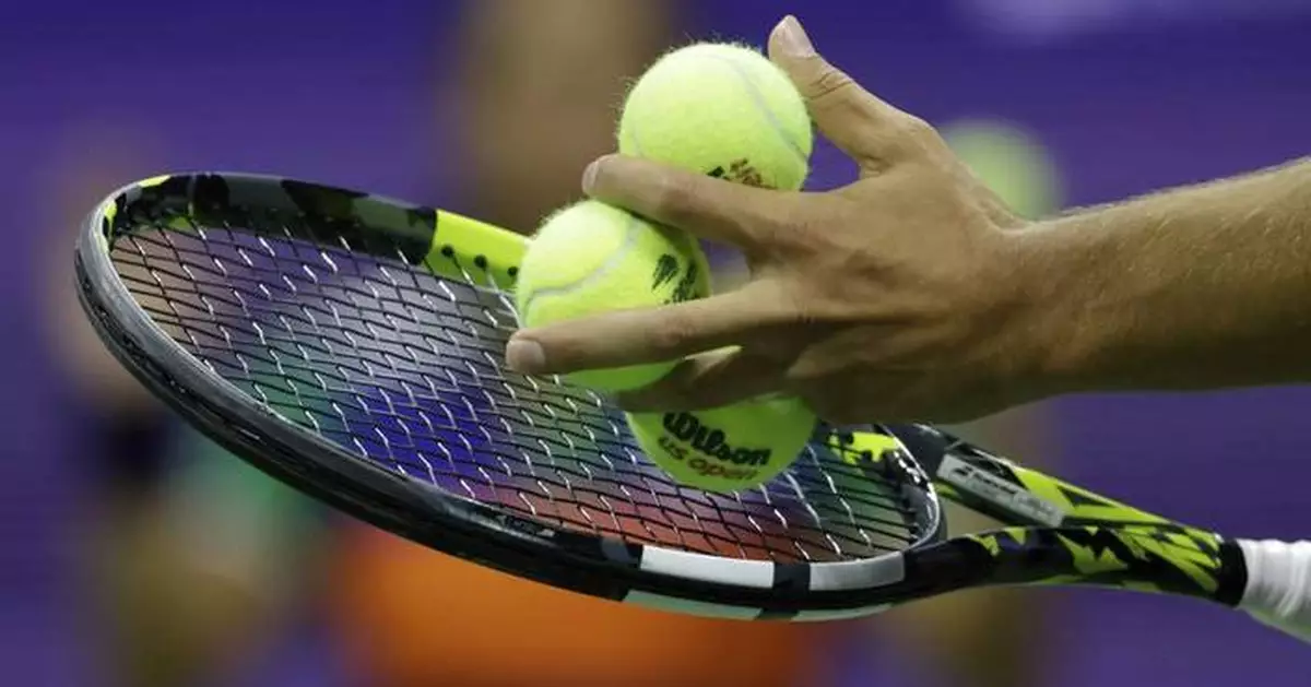 A US Open player confronts his opponent for grunting during the match