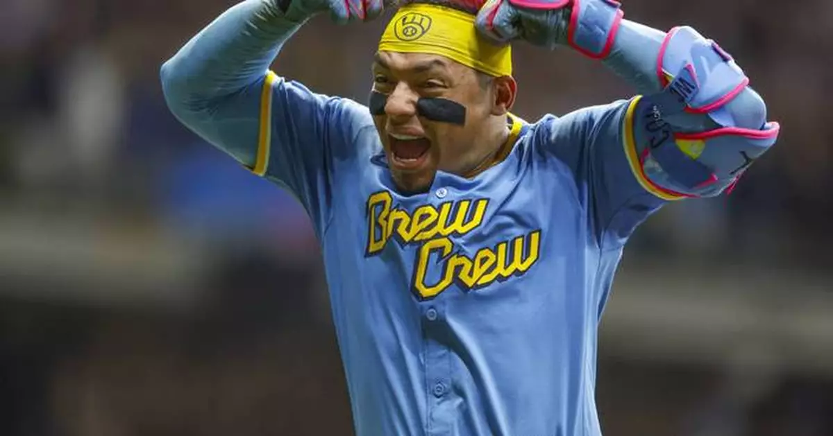 Contreras homers in 9th inning to give Brewers a 5-4 win over Giants