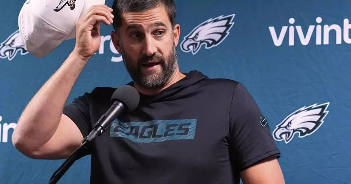 Offensive lineman Fred Johnson heads back to the Eagles in trade with Jaguars, AP source says