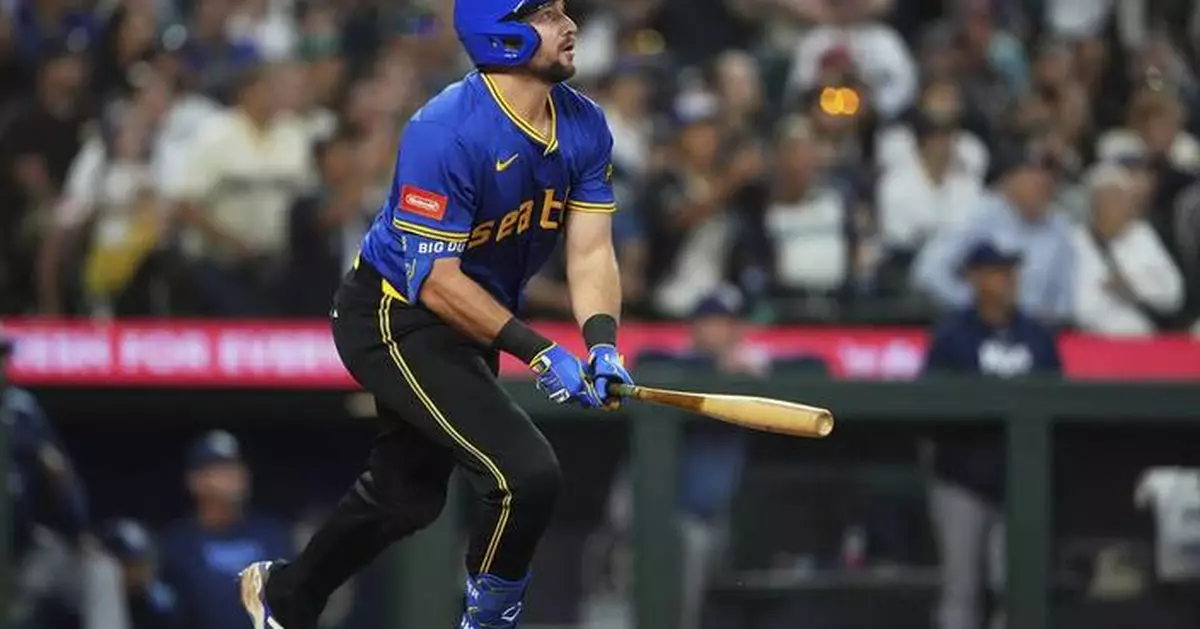 Raleigh hits MLB-leading 43rd homer in 8th to rally Mariners to a 3-2 win over Rays