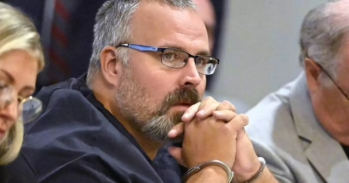 Defense lawyer seeks $50,000 bond for ex-sheriff charged in Kentucky judge's killing