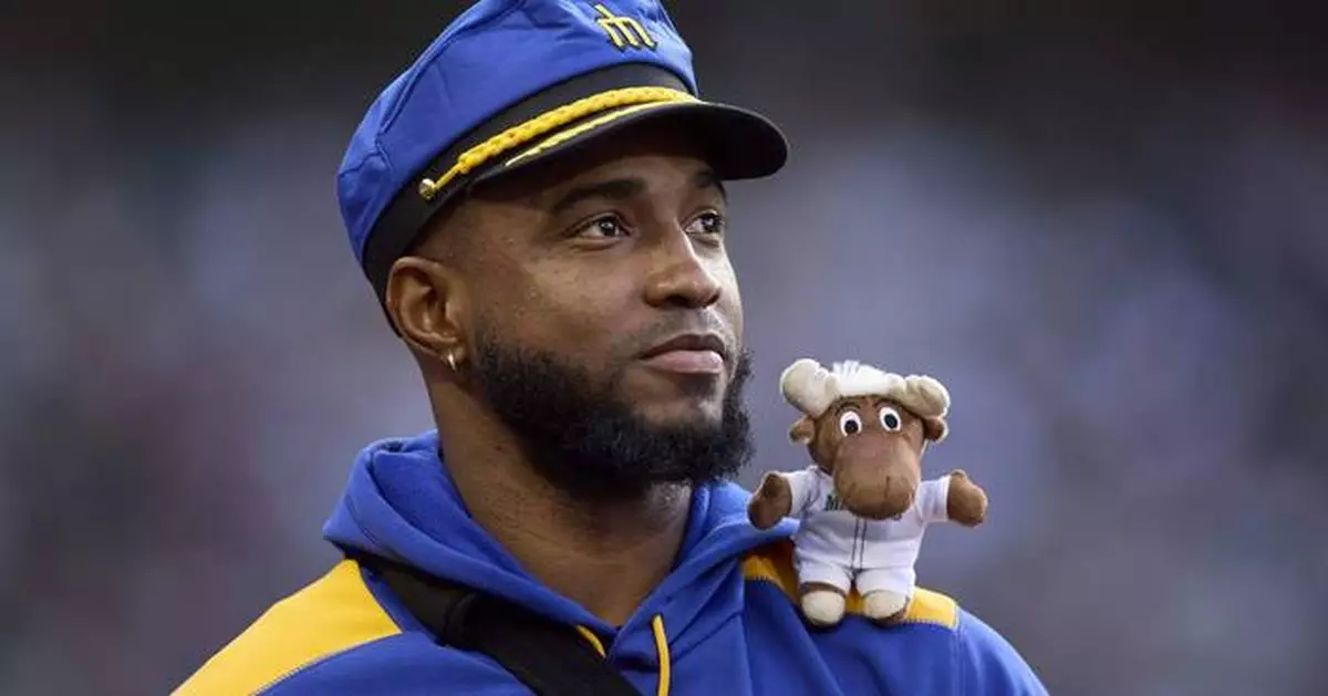 Mariners OF Victor Robles ejected from Triple-A game after throwing bat at pitcher