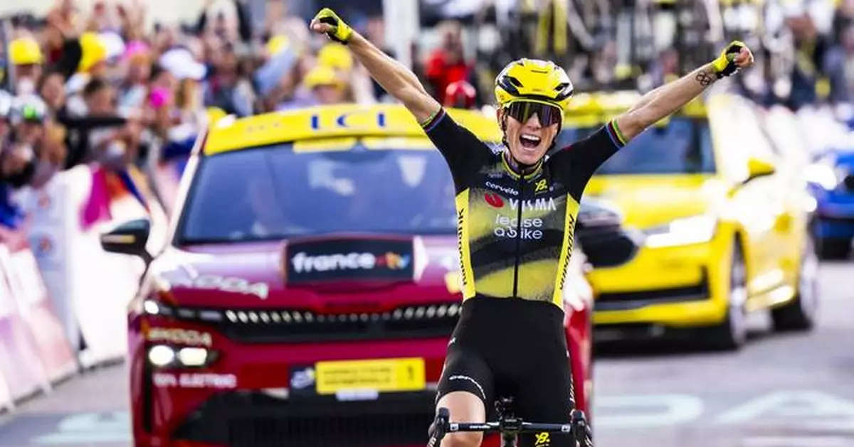 Ferrand-Prévôt takes the lead at women's Tour de France after commanding stage win