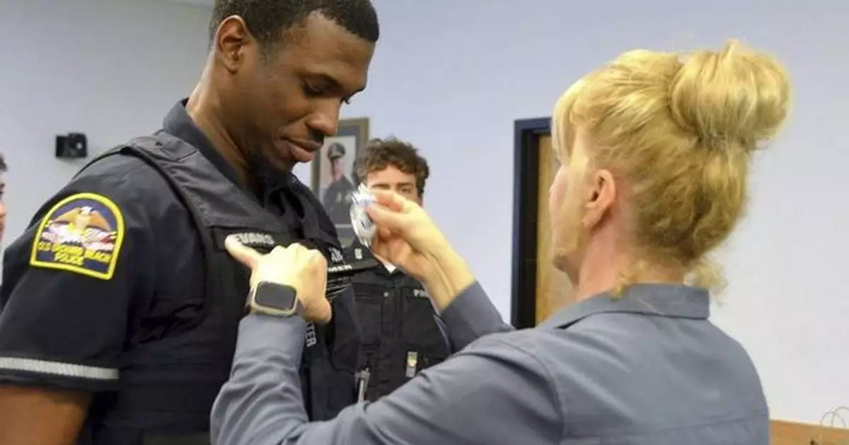 Maine police officer arrested by ICE agrees to voluntarily leave the country