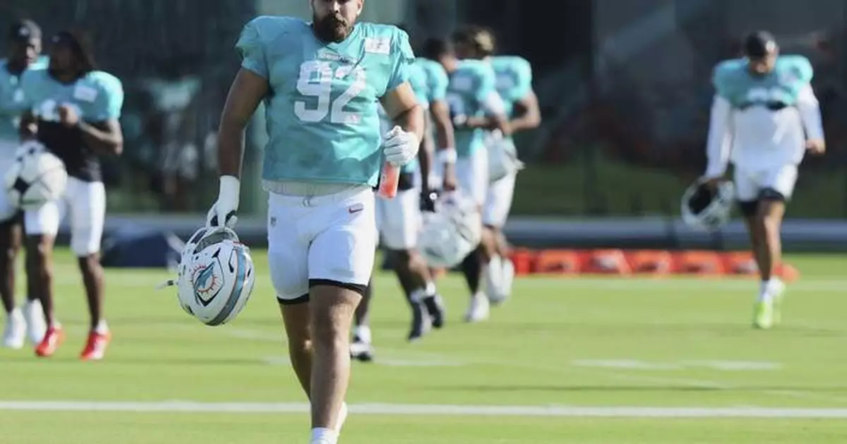 Dolphins, DT Zach Sieler agree on a $67.75 million contract extension