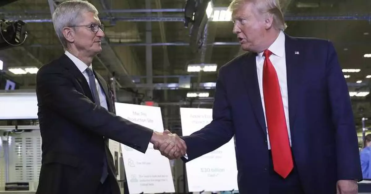 Trump announces Apple investing another $100 billion in US manufacturing