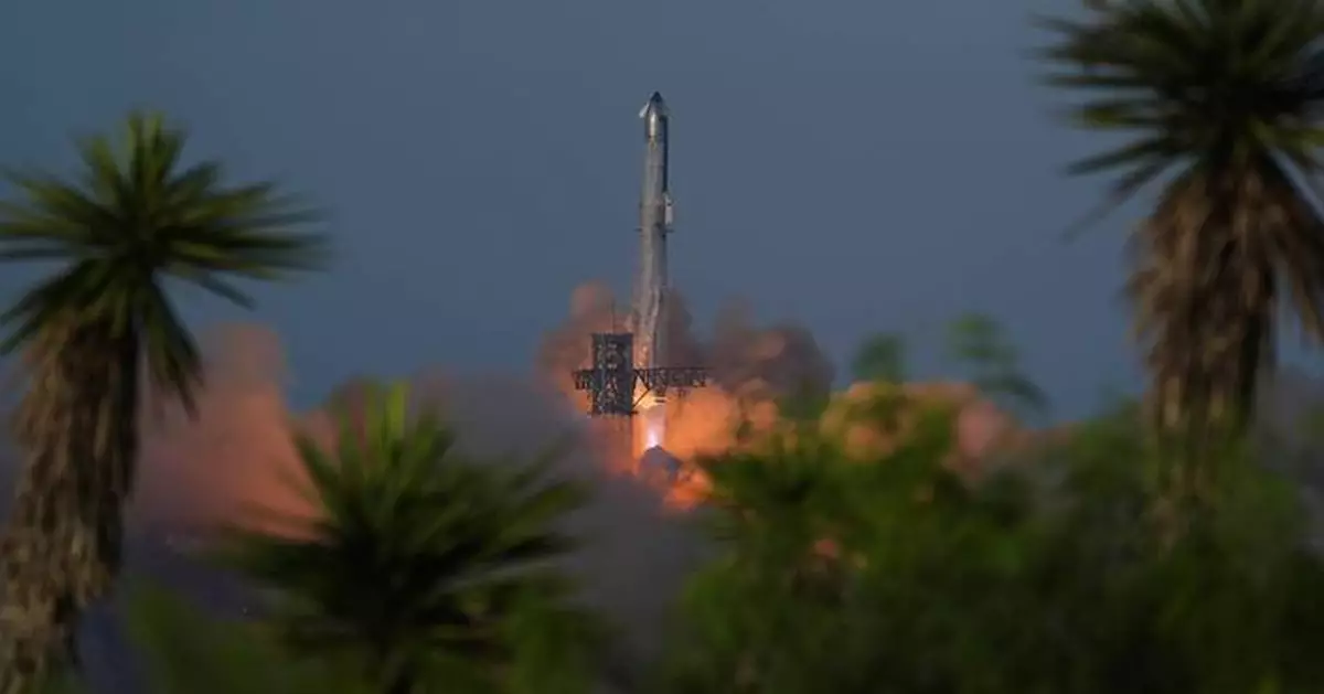 Latest launch of SpaceX's Starship deploys 8 dummy satellites, then splashes down into Indian Ocean