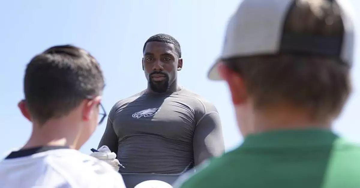 Raiders trade CB Jakorian Bennett to Eagles for DT Thomas Booker IV, AP source says