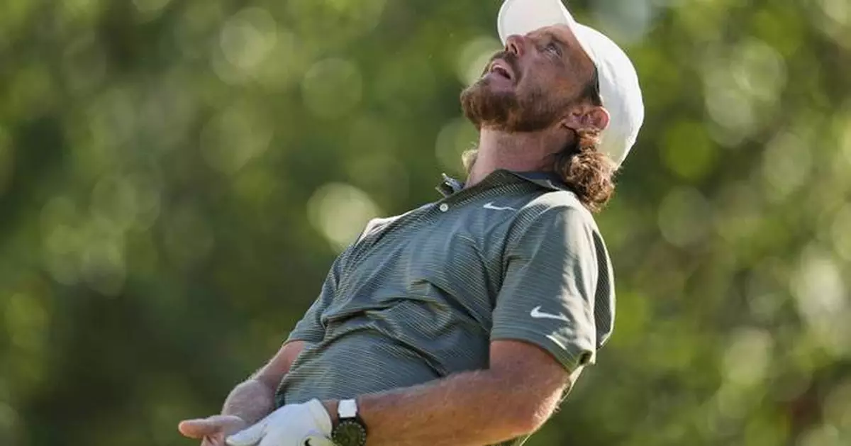 Tommy Fleetwood clings to 1-shot lead in Memphis as Scottie Scheffler lurks