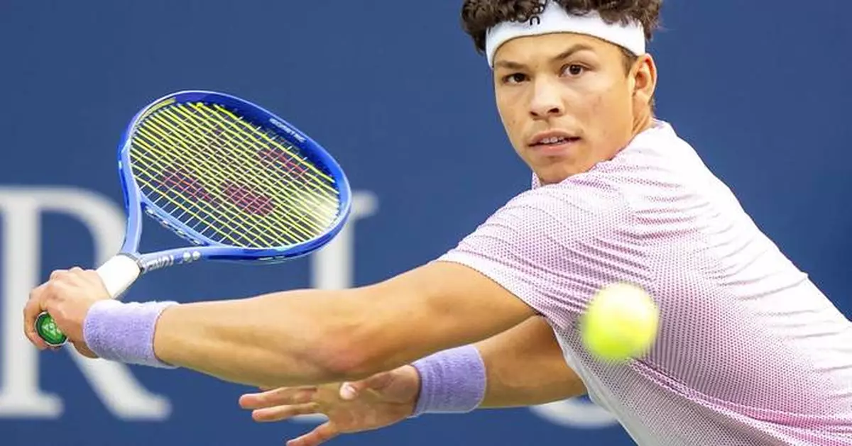 Shelton rallies in 3rd set to outlast Cobolli for a quarterfinal spot in Toronto