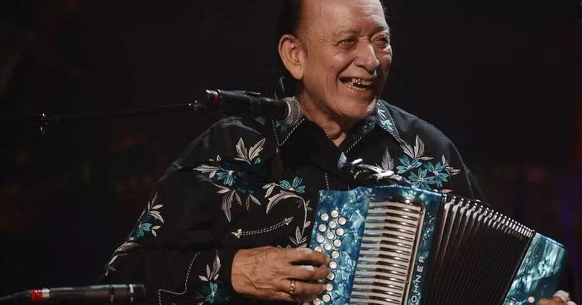 Flaco Jimenez, Texas accordionist who expanded popularity of conjunto and Tejano music, dies at 86