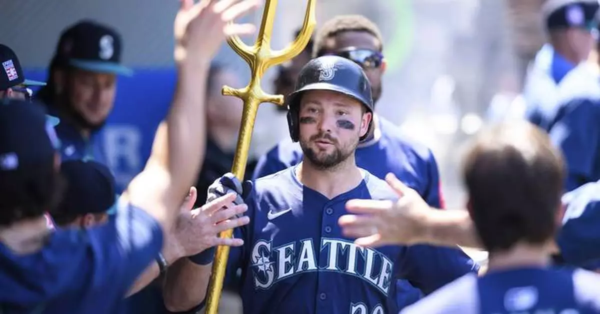 Big Dumper's big year: Cal Raleigh's 'staggering' season leads an offensive surge by MLB catchers