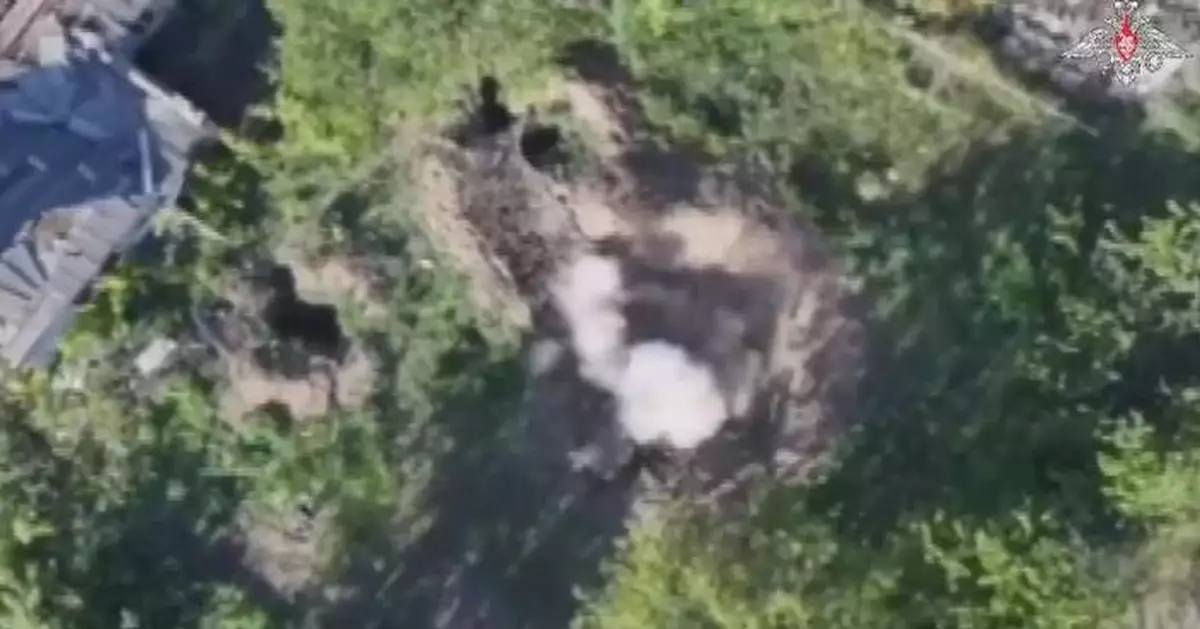 Russia hits Ukrainian natural gas transmission systems, Ukraine strikes Russian military targets