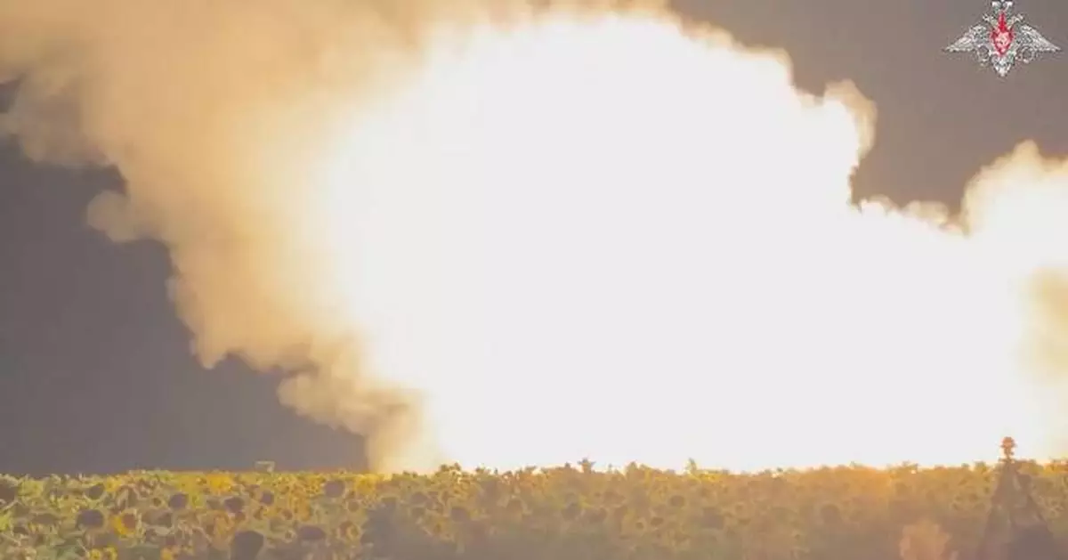 Russia hits key Ukrainian railway hub, Ukraine strikes Russian military targets