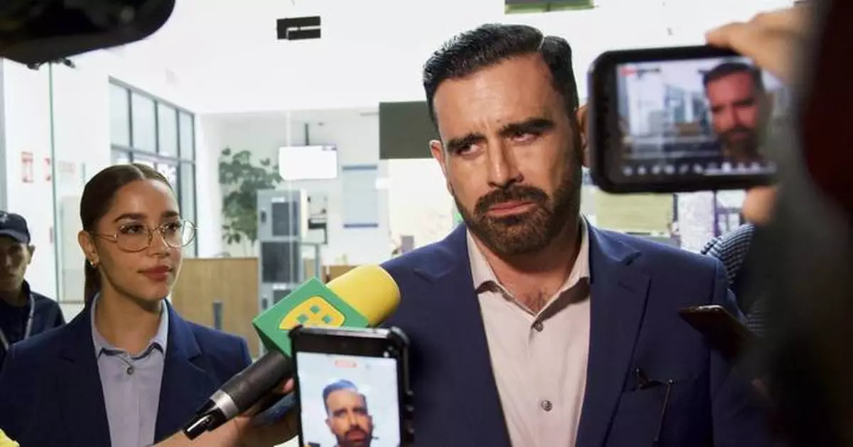 Boxer Julio César Chávez Jr. released from prison in Mexico, awaiting trial over alleged cartel ties