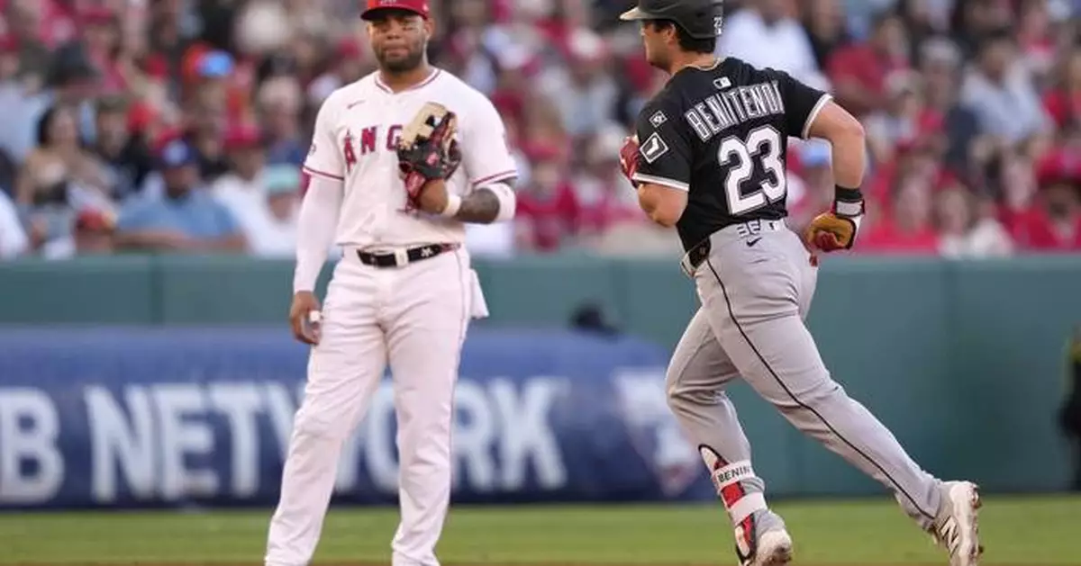 Benintendi, Sosa each hit a HR as White Sox beat Angels 6-3