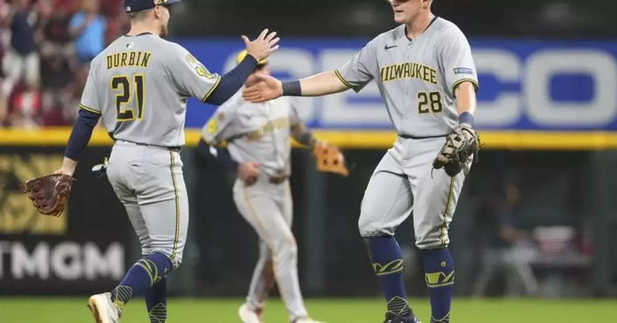 Monasterio's 3-run homer lifts Brewers to 14th straight win, 6-5 over Reds