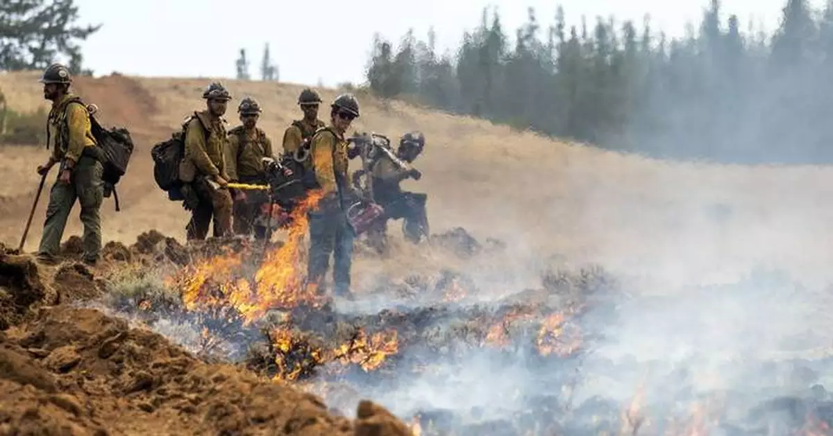 2 firefighters battling Washington state wildfire arrested by Border Patrol