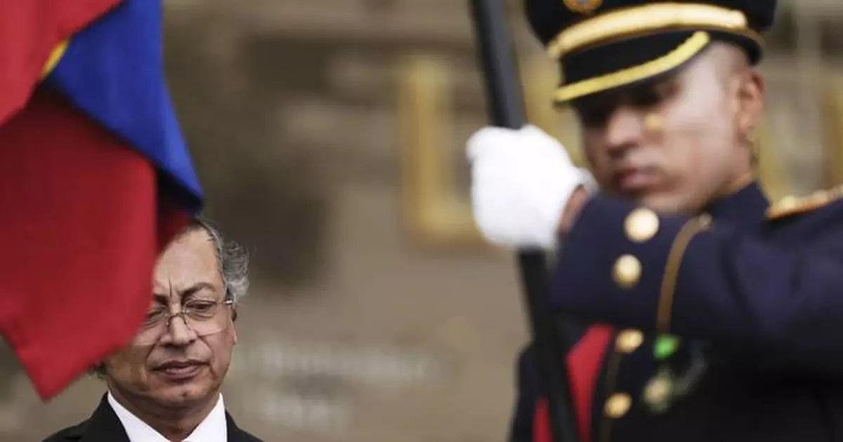 Car bomb and attack on a helicopter in Colombia kill at least 17, including police officers