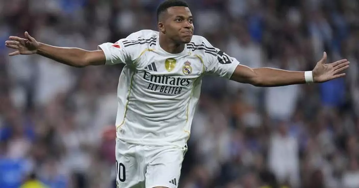 Mbappé converts penalty kick as Real Madrid beats Osasuna 1-0 in Spanish league opener