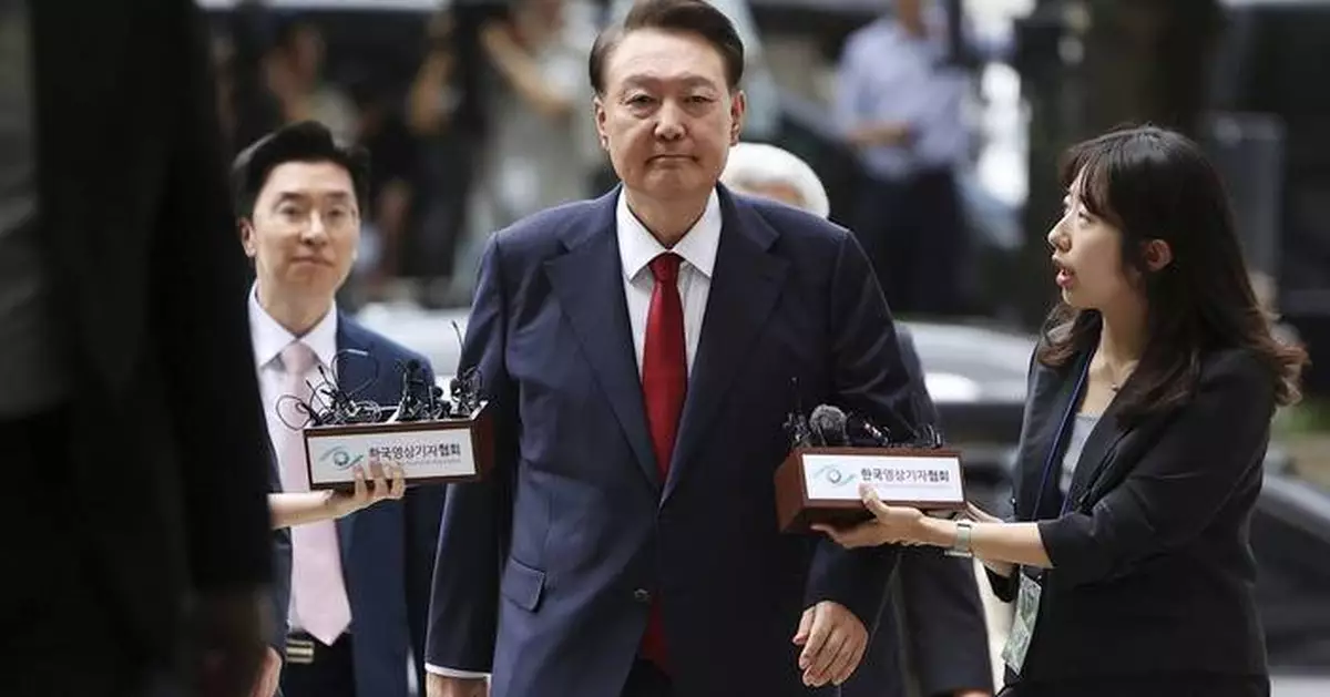South Korea's jailed ex-leader Yoon resists questioning by taking off prison uniform
