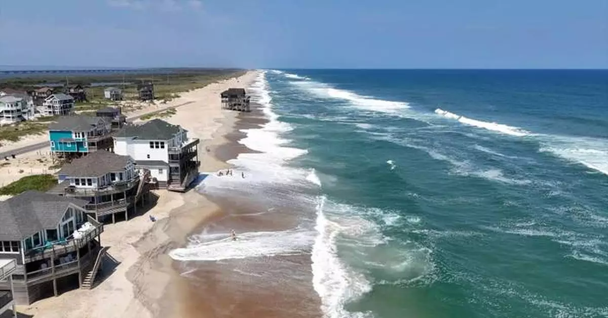 Hurricane Erin picking up steam as it edges along the East Coast