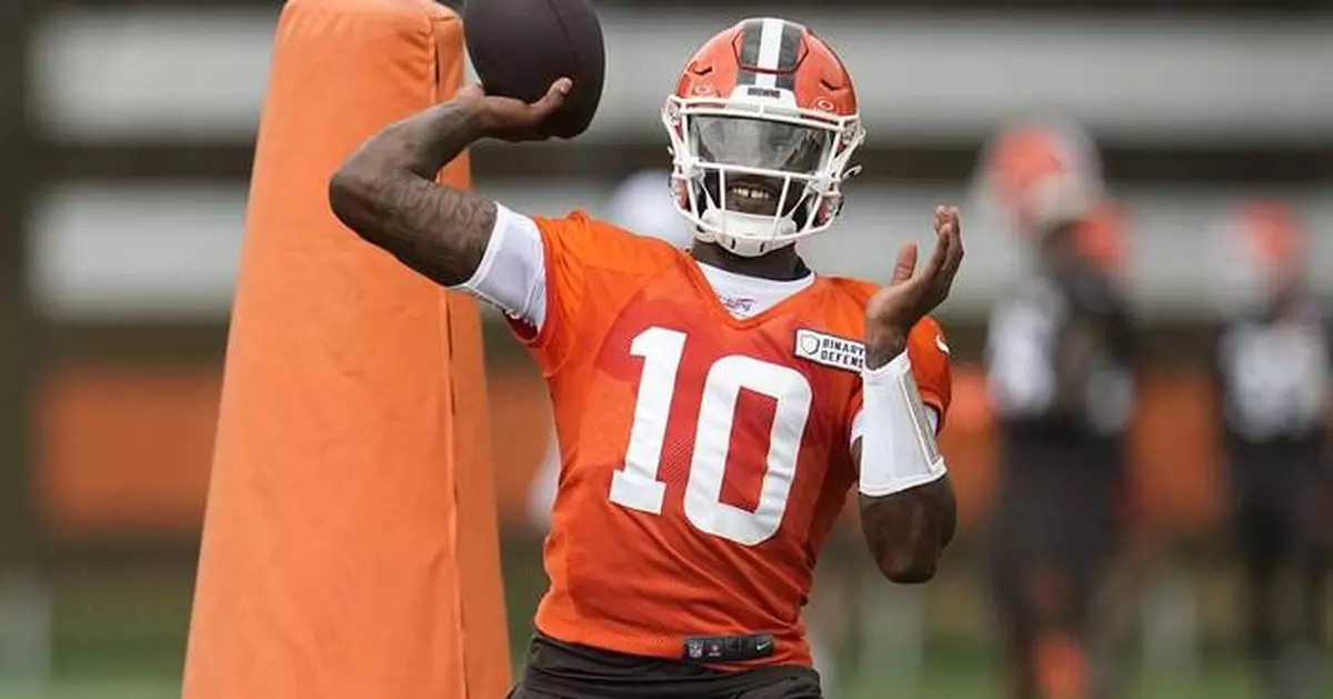And then there were 6: Browns signing Tyler Huntley due to injuries at quarterback, AP source says
