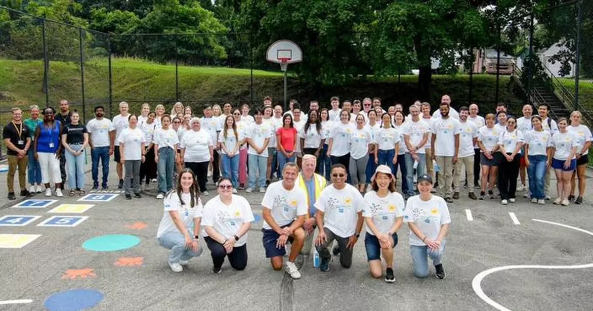 PPG returns to Pittsburgh school to celebrate 10 years of COLORFUL COMMUNITIES® program