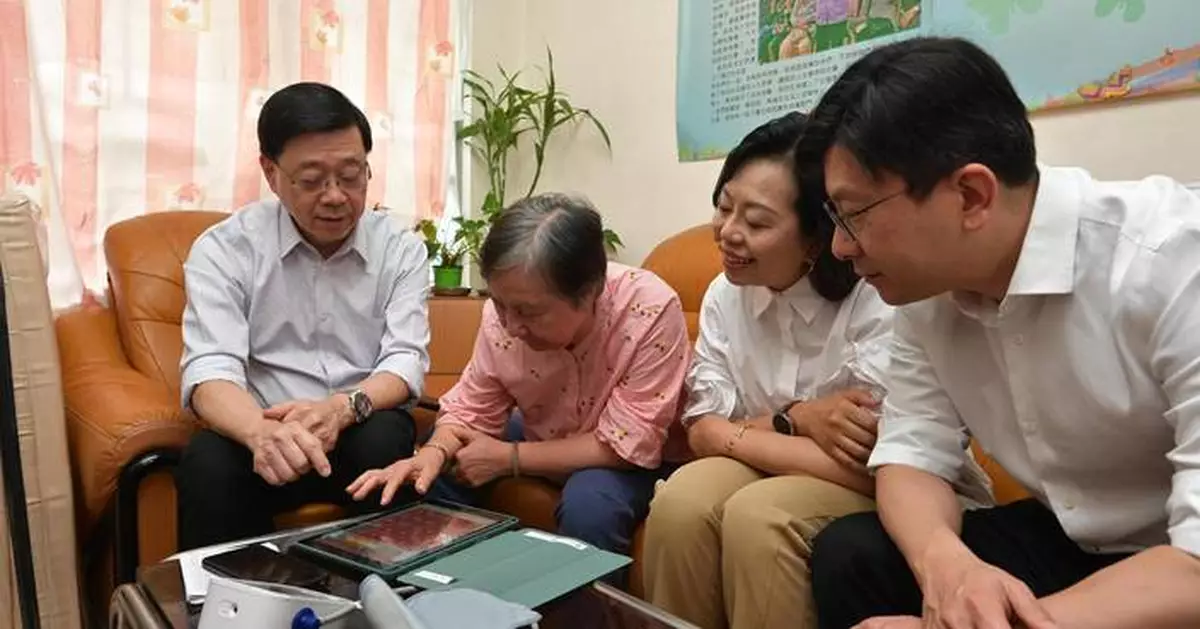 John Lee Engages Public on Policy Address During Eastern District Visit