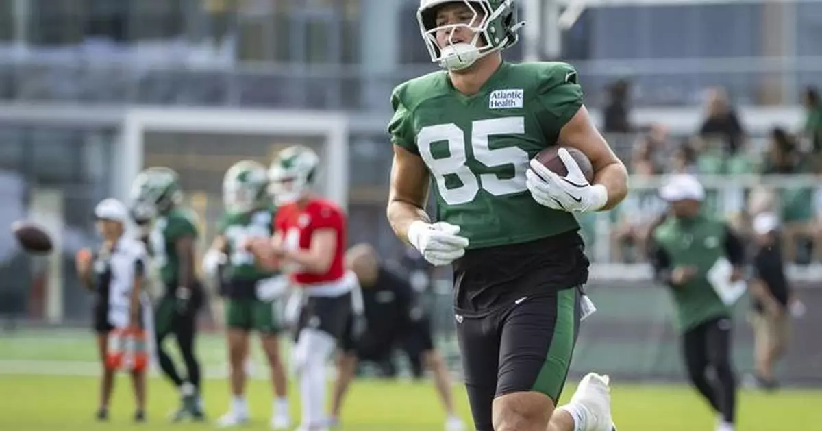 Rookie tight end Mason Taylor, son of Hall of Fame pass rusher, shining at Jets camp