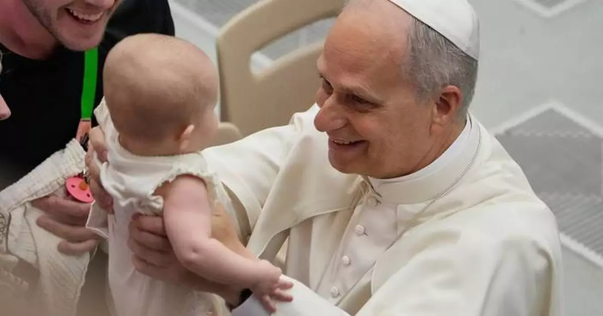 Pope highlights virtue of listening while accepting award from US Augustinians