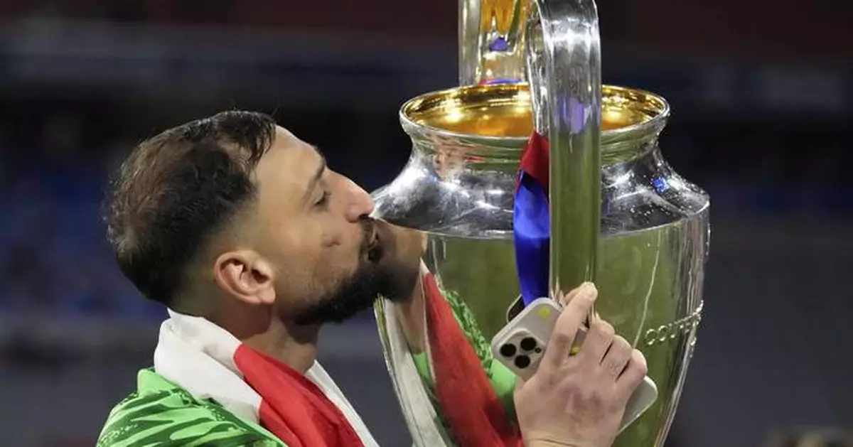 Goalkeeper Donnarumma announces he is leaving PSG after being left out of UEFA Super Cup match