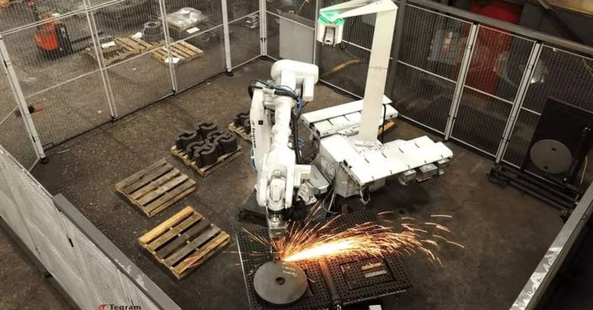 Teqram Installs America’s First AI-Powered Grinding Robot at AMP