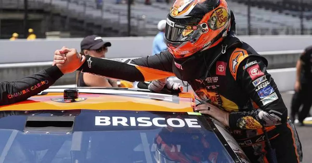 Chase Briscoe in a familiar spot in Iowa after claiming 6th pole position of the season