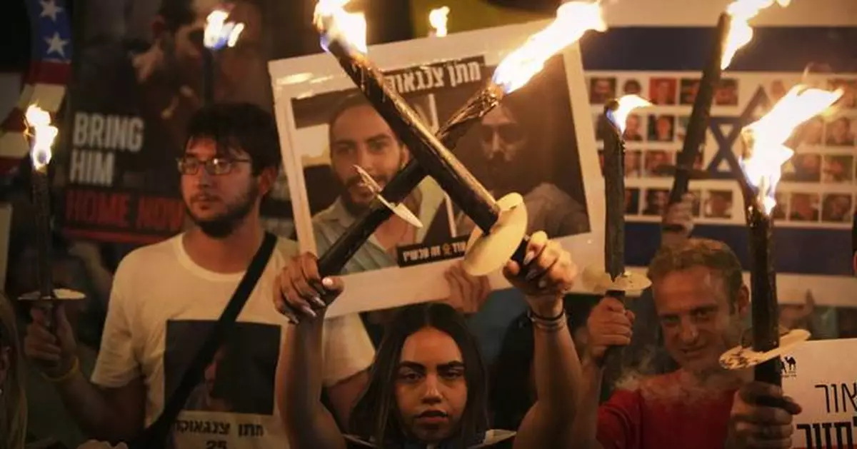 Photos show Israelis demonstrating for the release of hostages and ending the war in Gaza