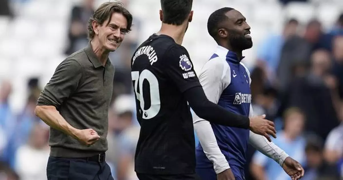 Gyokeres scores his first goals for Arsenal in 5-0 rout of Leeds, impressive Tottenham beats City