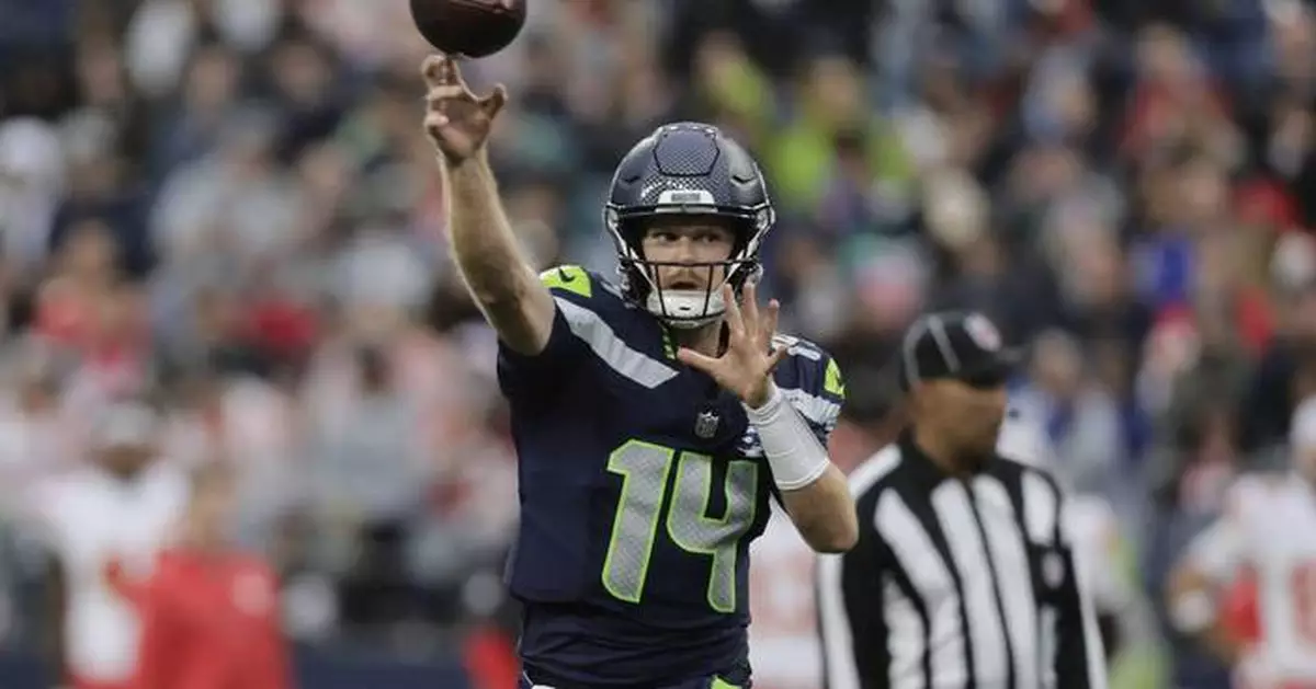 Sam Darnold impresses in preseason debut with Seattle Seahawks, win against Kansas City Chiefs