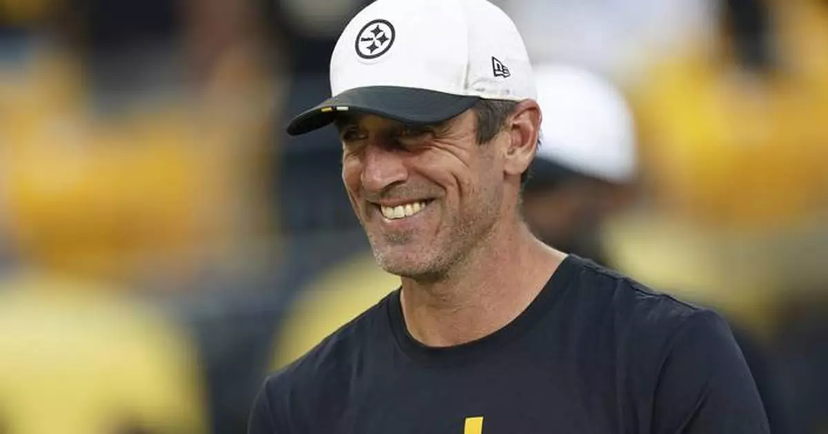 Steelers take a chance on Aaron Rodgers to end playoff drought