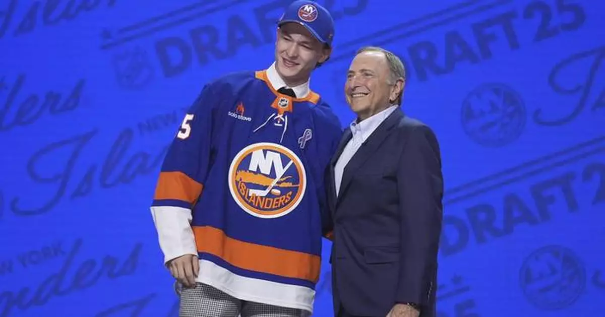 Islanders sign No. 1 pick Matthew Schaefer to a 3-year, entry level contract