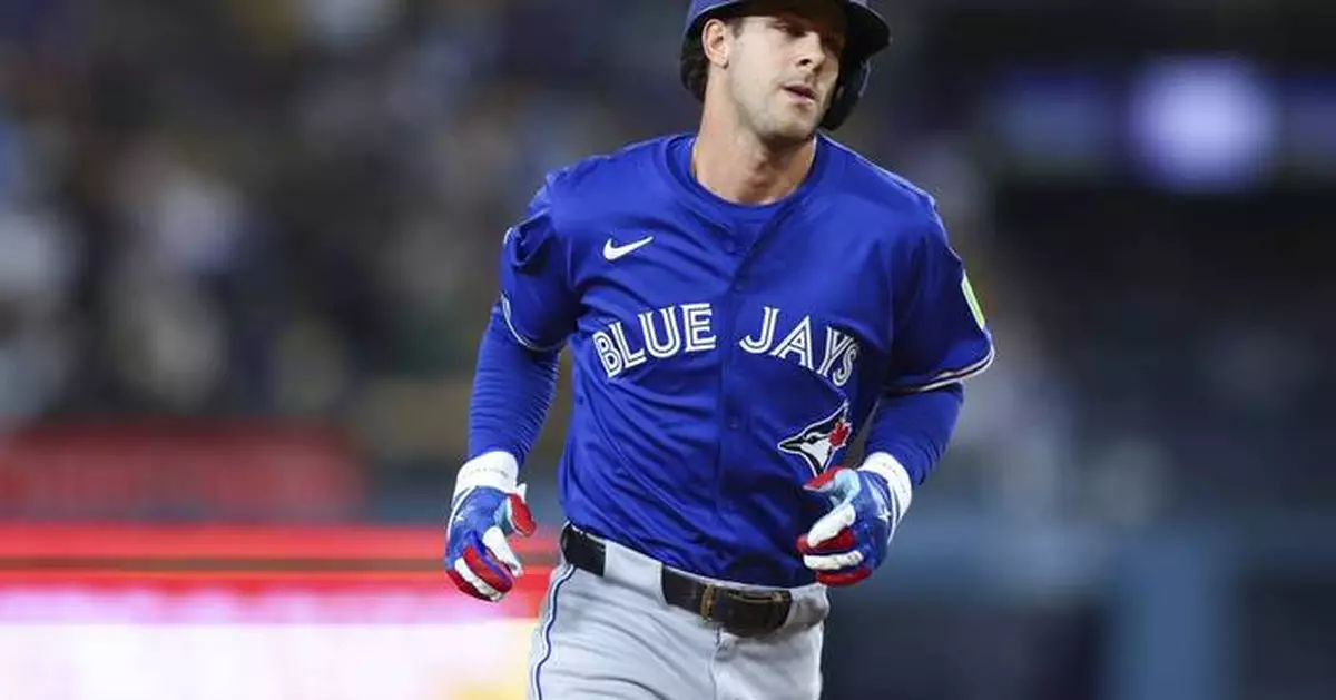 Ernie Clement hits the Jays' 3rd homer in final 2 innings, Toronto beats Dodgers 5-4 to avoid sweep
