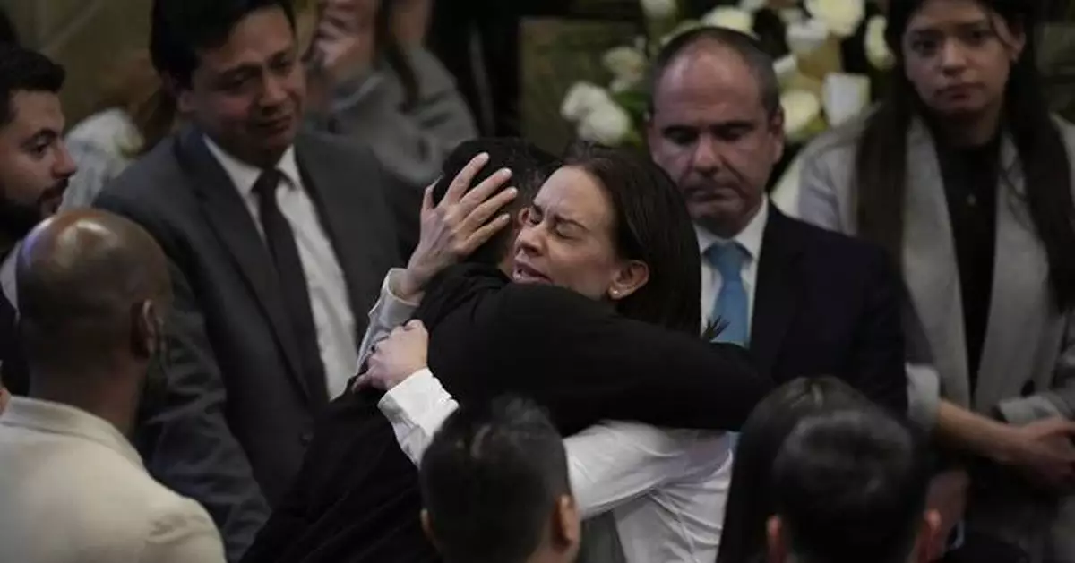 Photos of mourning for Colombian Sen. Miguel Uribe, who died 2 months after shooting at a rally