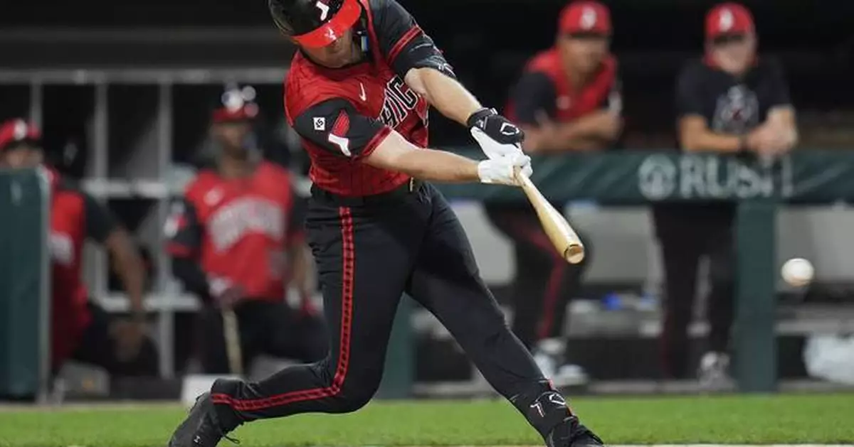 Santana drives in 4, Kayfus knocks in 3 to lead Guardians past White Sox 9-5 for 4th straight win